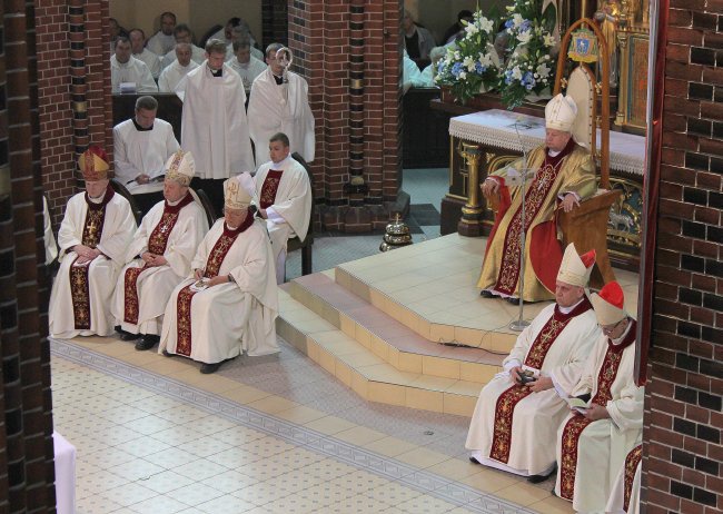 Koronacja ikony Matki Bożej w Gliwicach cz. 1