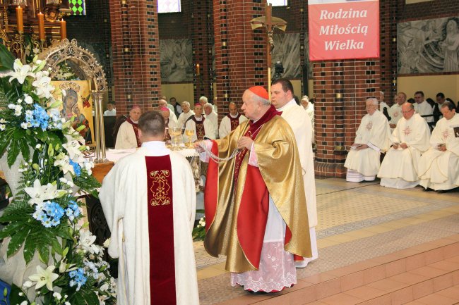 Koronacja ikony Matki Bożej w Gliwicach cz. 2