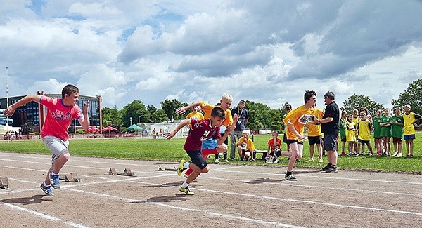  Konkurencje sportowe odbywały się na miejscowym stadionie