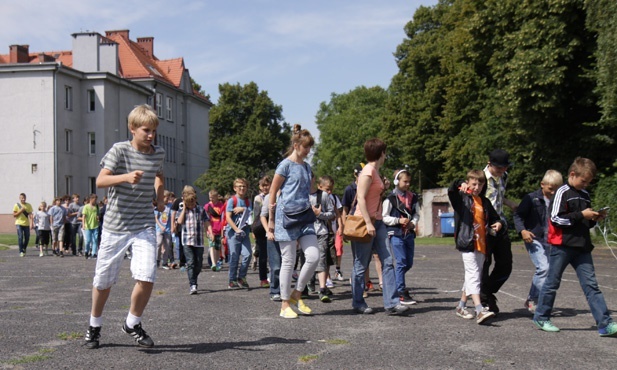 Piesza pielgrzmka szkolna do Hałcnowa