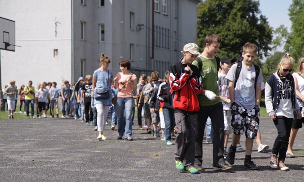 Piesza pielgrzmka szkolna do Hałcnowa