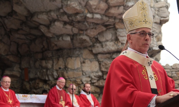 Tak wielu sprzymierzyło się przeciw rodzinie!