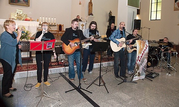  Dla słupskiego hospicjum zagrał zespół Yam Kinneret 