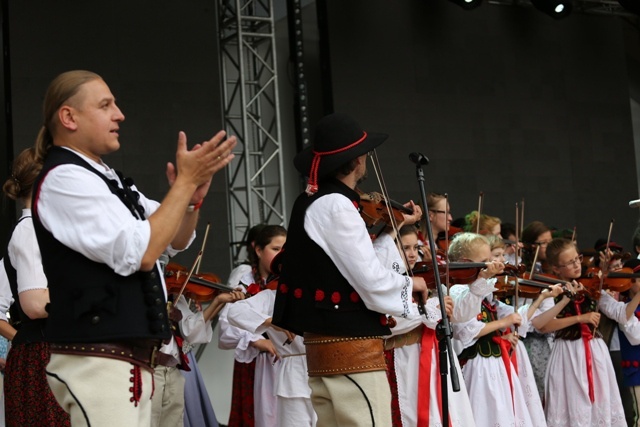 Koncert podopiecznych Fundacji Braci Golec w Milówce