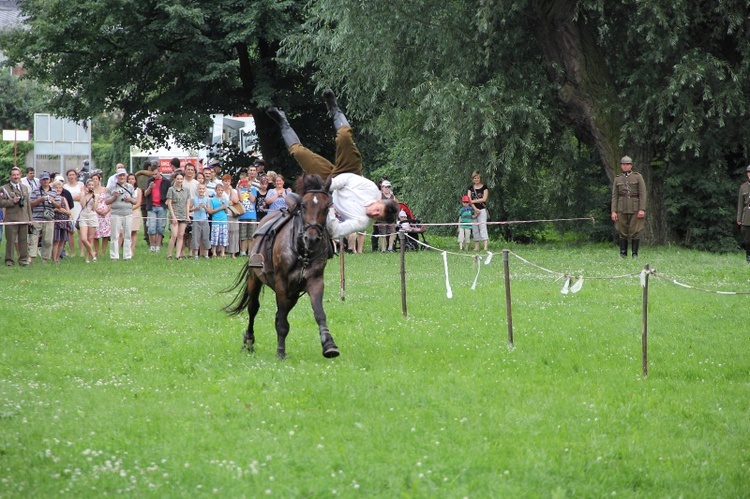 Defilada i pokazy rekonstruktorów