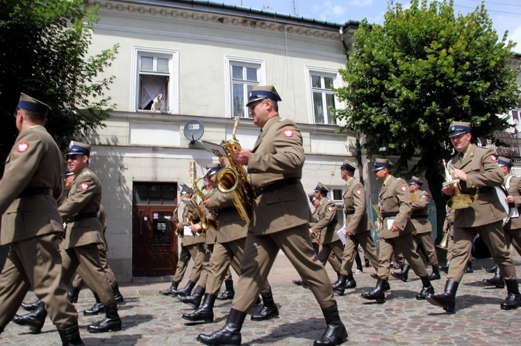 Defilada i pokazy rekonstruktorów