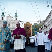  Tysiące wiernych przybyło na plac katedralny, by modlić się przed obrazem Matki Bożej