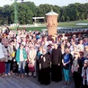  Nauczyciele z diecezji płockiej odprawili Drogę Krzyżową na jasnogórskich wałach