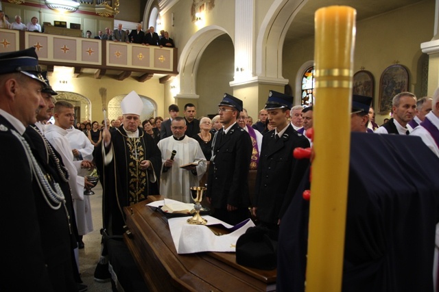 Pogrzeb śp. ks. kan. Bernarda Jarka w Pruchnej