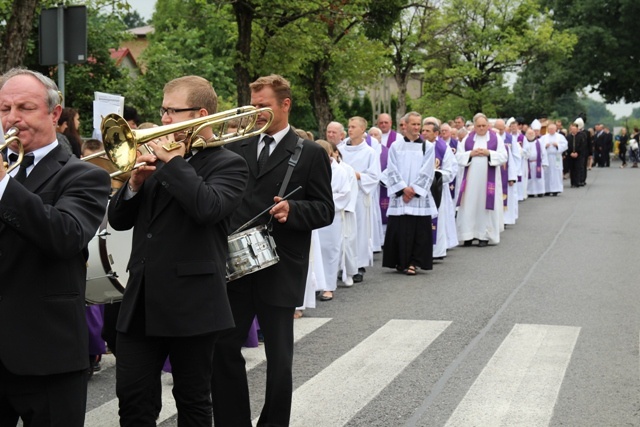 Pogrzeb śp. ks. kan. Bernarda Jarka w Pruchnej