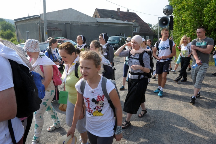 Do Rokitna - foto ks. R. Tomaszczuk