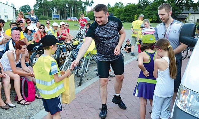  Każdy uczestnik otrzymał upominek