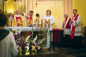 Na zdjęciu: W uroczystościach udział wzięli metropolita warmiński abp Wojciech Ziemba oraz bp Józef Wysocki z Elbląga