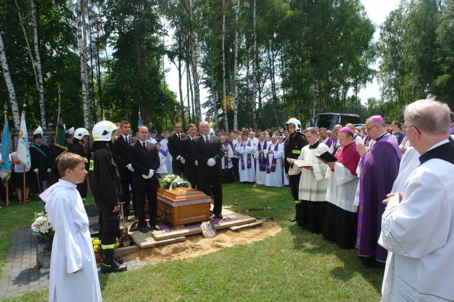 Pogrzeb ks. Klaudiusza Kłaczki