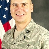 Ks. kapitan Arek Szyda,  kapelan US Air Force