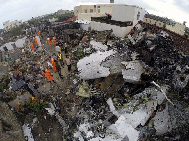 48 ofiar katastrofy lotniczej na Peskadorach