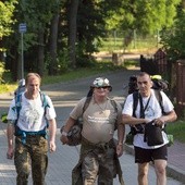 Roman Kołaszyński, Jan Wierzbicki i Wojtek Kurzeja wyruszyli w droge o 7 rano 28 lipca z domu „Betlejem”