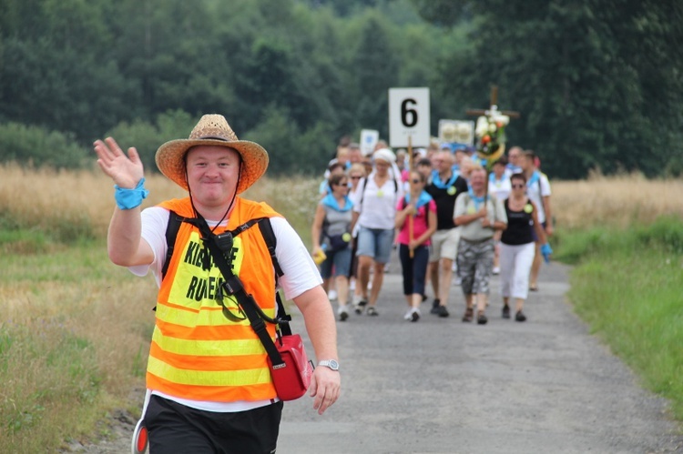 69. Pielgrzymka Rybnicka - dzień 1. - za Książenicami