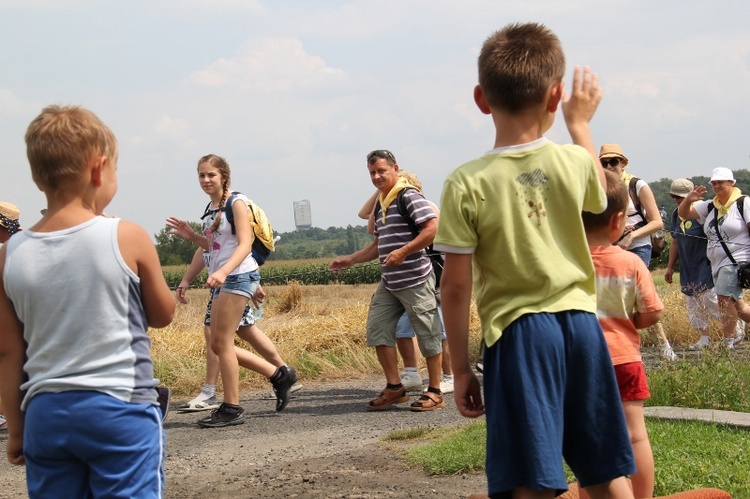 69. Pielgrzymka Rybnicka - dzień 1. - za Książenicami