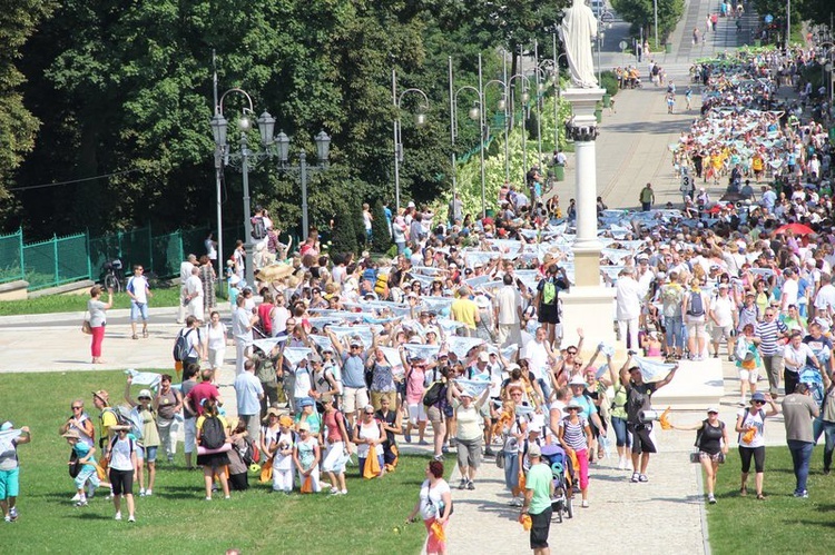 69. Pielgrzymka Rybnicka - Pielgrzymi na Jasnej Górze cz. 1