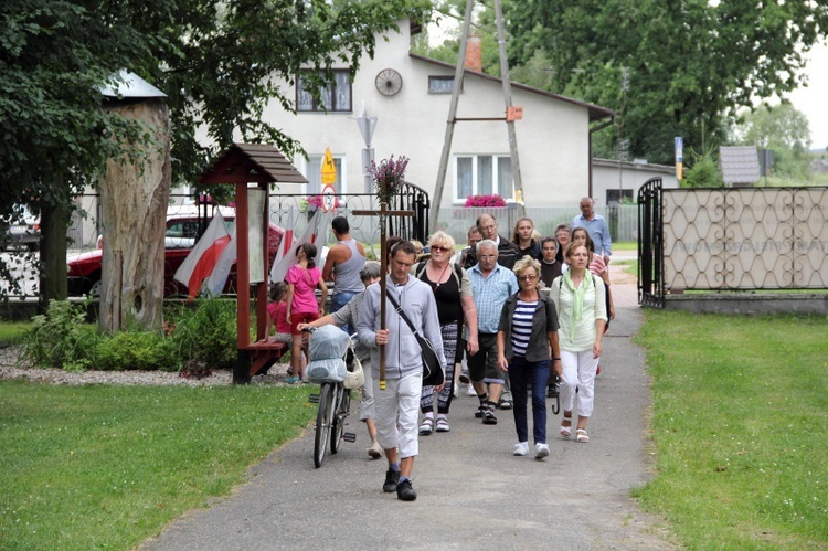 Pielgrzymi w Miedniewicach