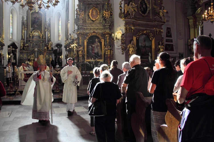 Msza św. w katedrze i wymarsz pielgrzymów