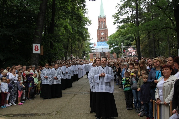 Pielgrzymka kobiet do Piekar - początek uroczystości