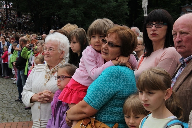 Pielgrzymka kobiet do Piekar - początek uroczystości