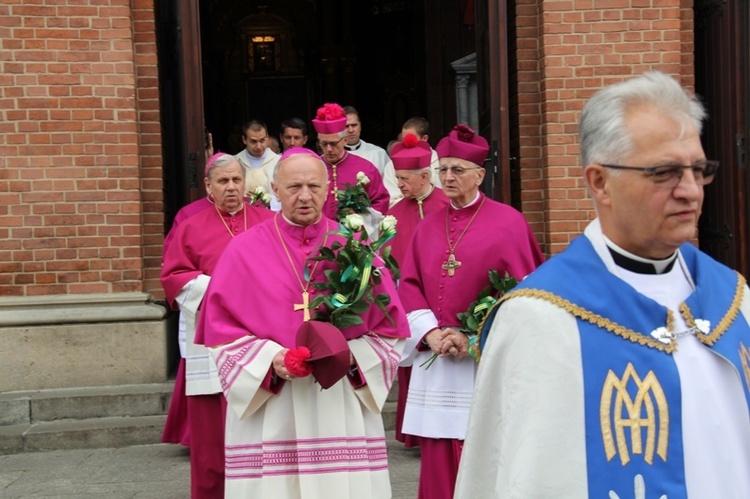 Pielgrzymka kobiet do Piekar - początek uroczystości