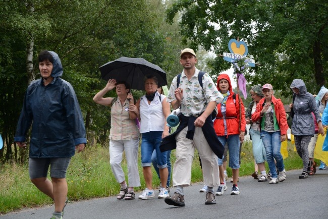 W Starej Kuźni obiad w deszczu