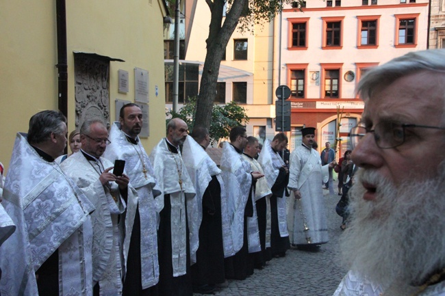 Cząstka Krzyża św. i ręka św. Marii Magdaleny w prawosławnej katedrze