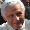 Papież senior w lepszej formie niż przed rokiem