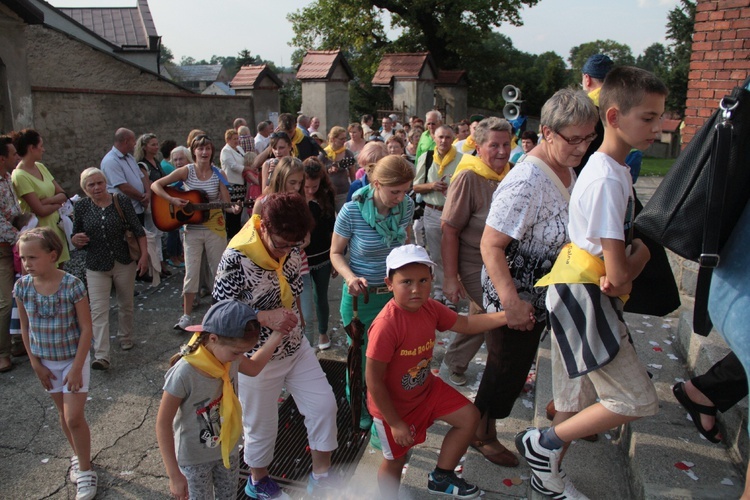 Pielgrzymka dekanatu Branice do Nasiedla