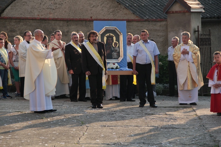 Pielgrzymka dekanatu Branice do Nasiedla