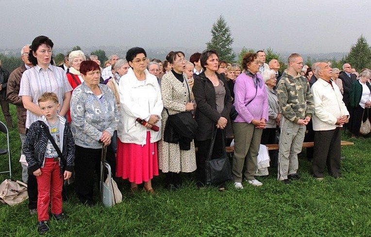 W święto Podwyższenia Krzyża Świętego bielszczanie modlili się za swoje miasto na wzgórzu Trzy Lipki