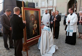 Obraz Matki Bożej Latyczowskiej w lubelskiej archikatedrze będzie przebywał do jutra. 