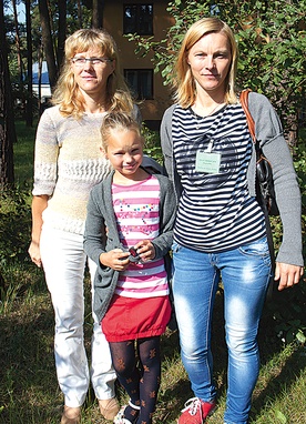 Pani Małgorzata (z prawej), mama Mai (w środku), pochodzi z wielodzietnej rodziny. Rodzeństwo bardzo ją wspiera. Na zdjęciu z siostrą Bogumiłą