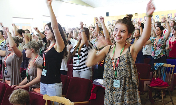 Zajęcia warsztatowe to nie tylko ćwiczenia głosu, ale i... gimnastyka!