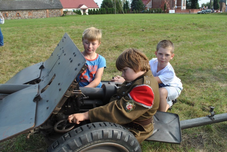 Piknik historyczny w Kozłowie Szlacheckim