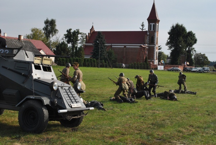 Piknik historyczny w Kozłowie Szlacheckim