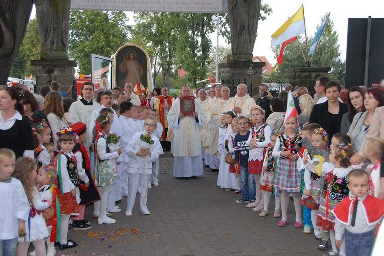 Obraz witało bardzo wiele dzieci