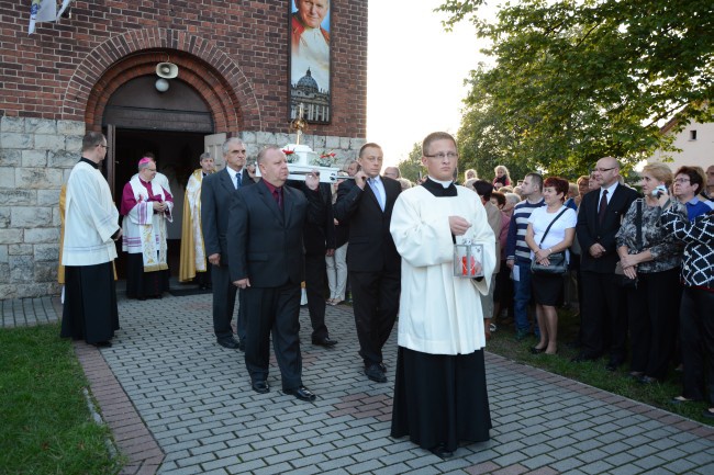 Wprowadzenie relikwii św. Jana Pawła II