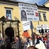  27.09.2014. Kraków. Uczestnicy Marszu Świeckości, który przeszedł ulicami Krakowa. Marsz jest jednym z punktów programu trwających pod Wawelem III Dni Świeckości. 