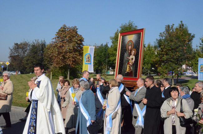 Procesja z Matką Bożą