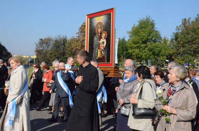 Procesja z Matką Bożą