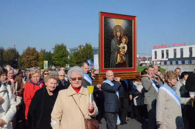 Procesja z Matką Bożą