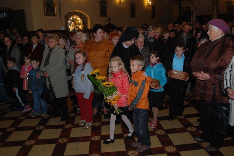 Uroczystości maryjne w Ćmielowie 