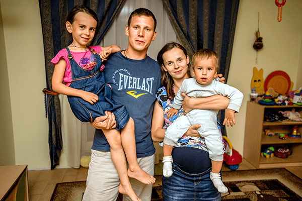 Szymon Trzeciński wyszedł „na prostą” i jest szczęśliwym ojcem rodziny