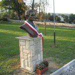 Pomnik Janusza Kurtyki w Morawicy