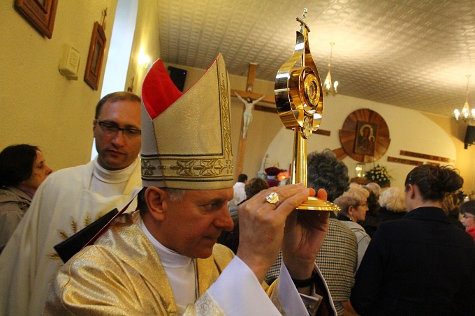 Abp Mieczysław Mokrzycki w Wałbrzychu